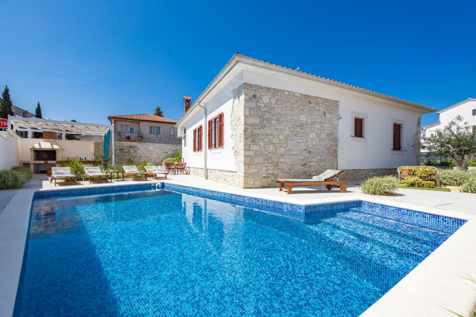 Villa Grotta Istriana, Villa Grotta Istriana Pula, with pool, near centar and Arena Pula