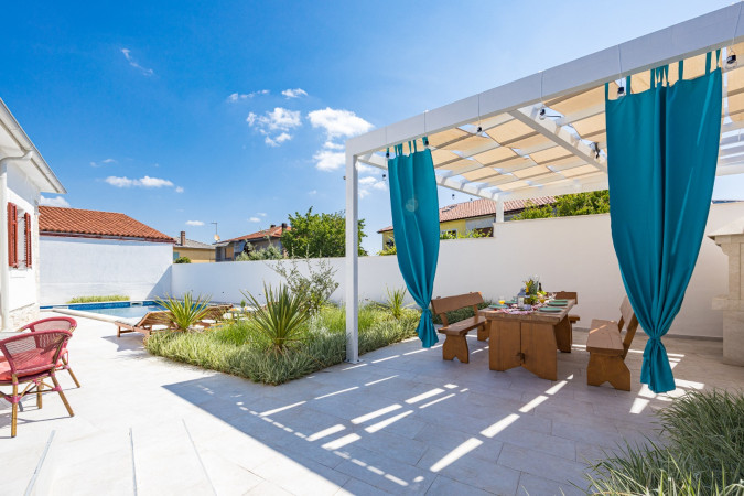 Exterior, Villa Grotta Istriana Pula, with pool, near centar and Arena Pula