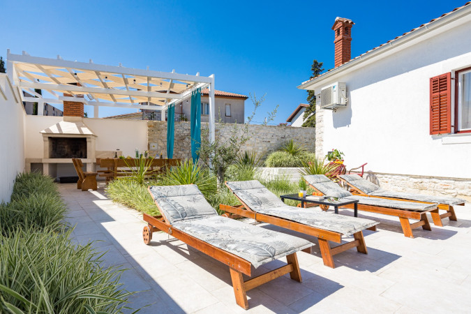 Exterior, Villa Grotta Istriana Pula, with pool, near centar and Arena Pula